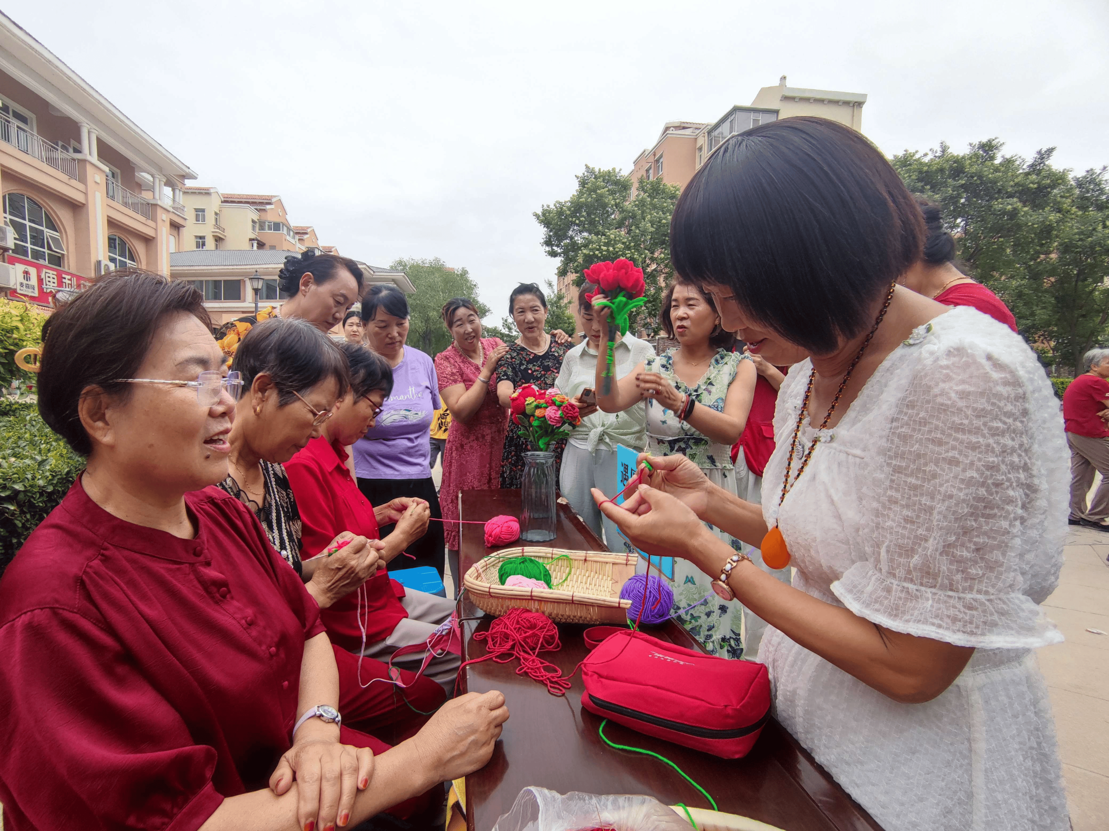 花园社区：生活“不出圈”幸福“出了圈” 完整社区让居民幸福感“原地升级”