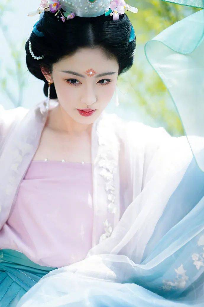 于正狂赞女演员赵晴绝世容颜