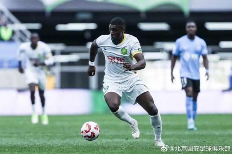 北京国安客场2-0战胜大连英博海发