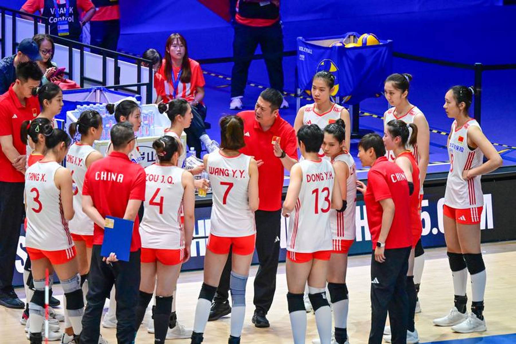 中国女排积分落后德国暂列第6 意大利多赛1场升至头名