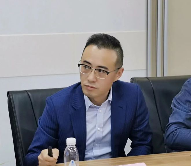 证券公司总监(证券公司总监自我介绍)